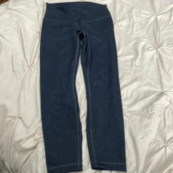 Lululemon wunder under roll down pants 26” - Picture 6 of 10